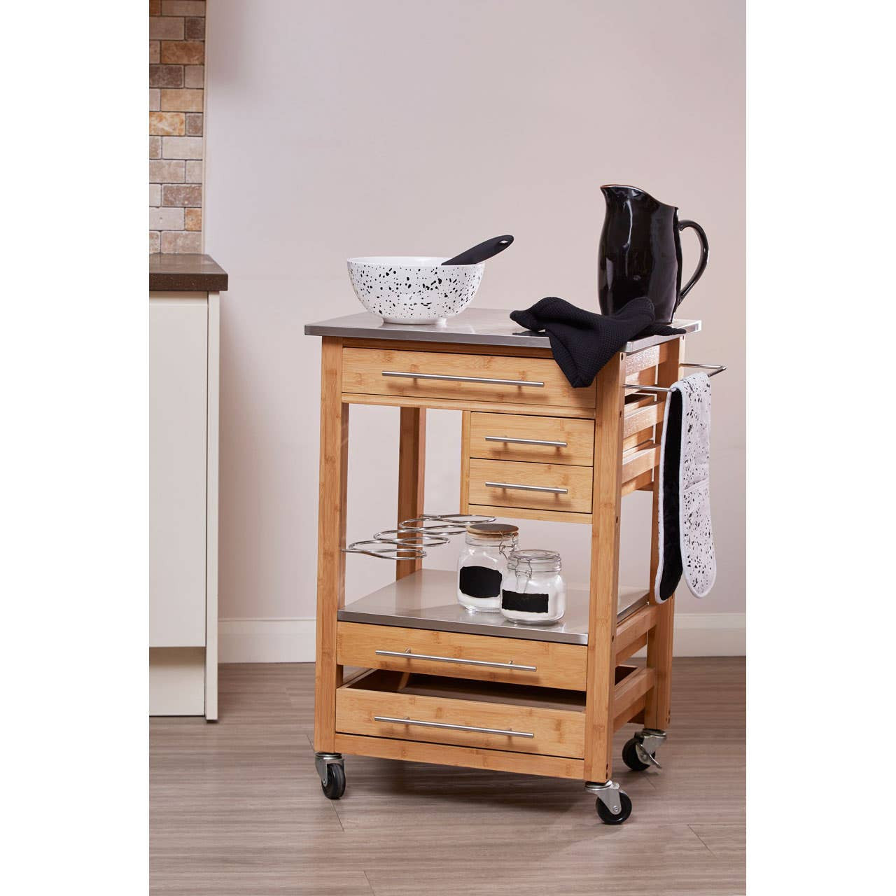 drinks trolly 