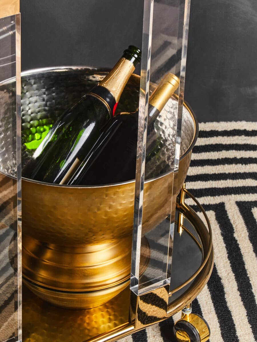 drinks trolly 