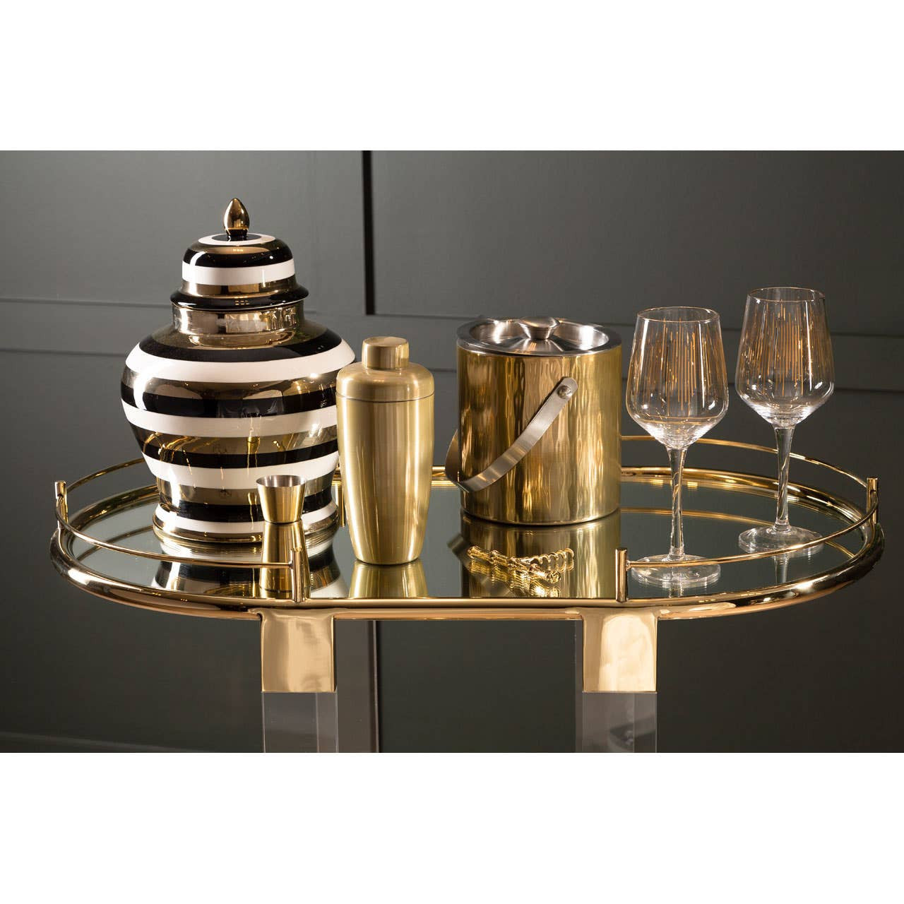 drinks trolly 