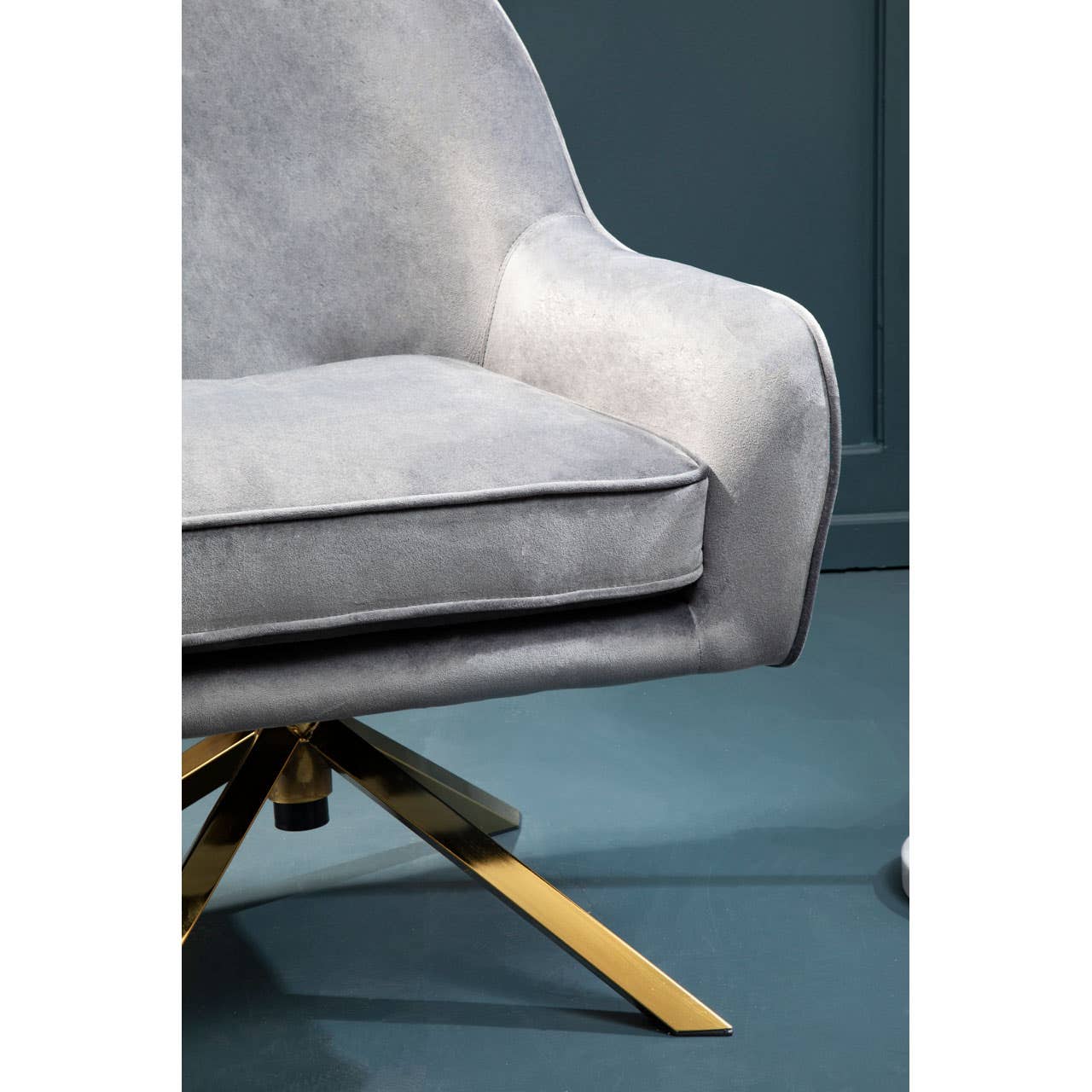 Avery Chair